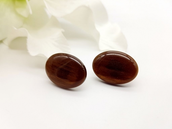 Preview: ovale, braun changierende Ohrstecker